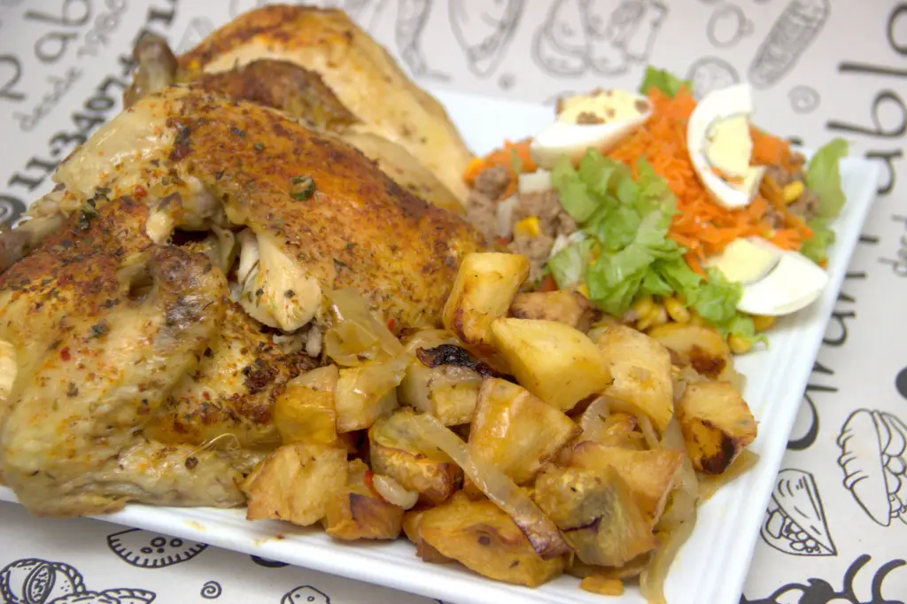 1/4 de pollo con guarnición